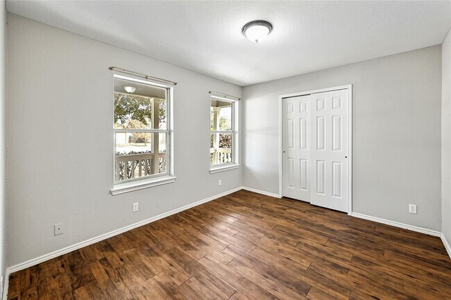 Building Photo - 6813 Sabrina Dr