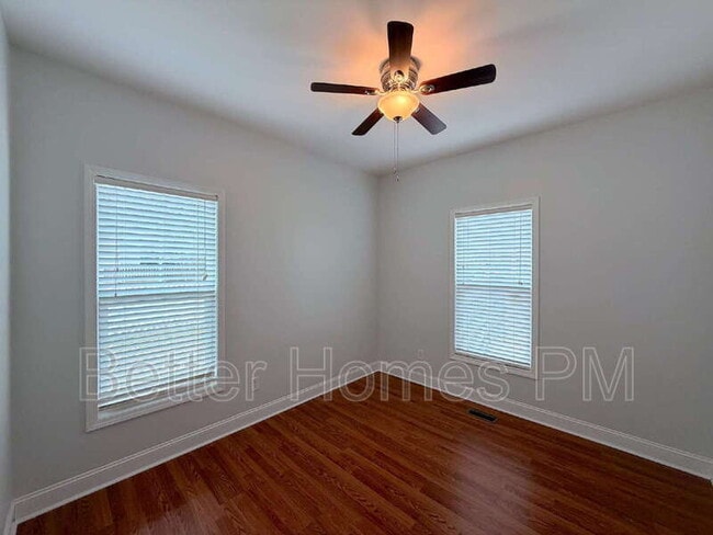 Building Photo - 701 E Martin St