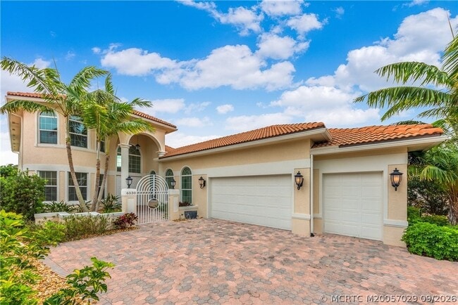 Building Photo - 6530 SE South Marina Way