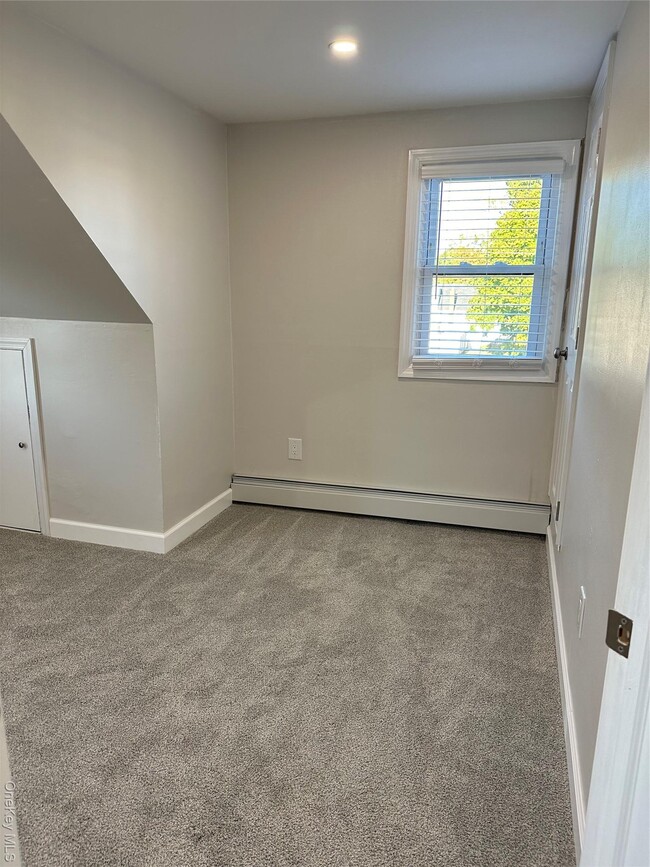 Building Photo - 753 S Walnut St