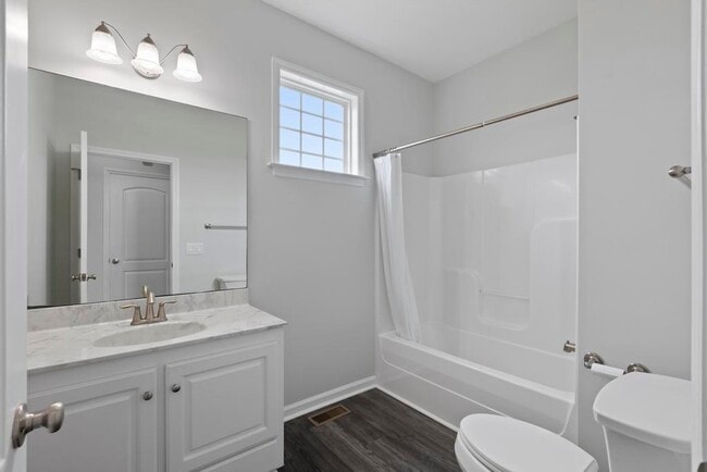 Building Photo - 184 Grandview Dr