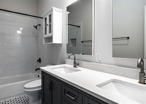 Building Photo - 10432 High Hollows Dr