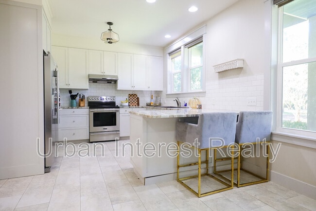 Building Photo - 63 Palm St