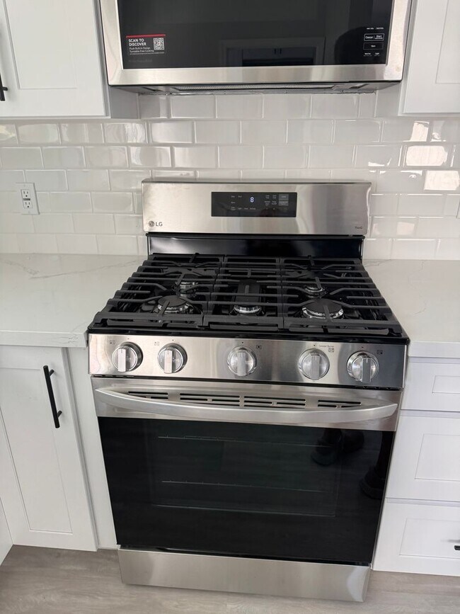 Building Photo - CULVER CITY STUNNING REMODEL 3 BDRM 1 BA. HOUSE FOR LEASE!