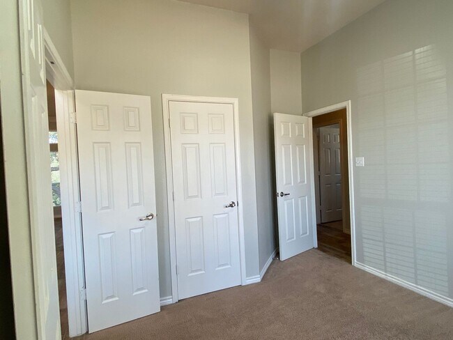 Building Photo - 4 BEDROOM IN RED ROCK, BELTON ISD