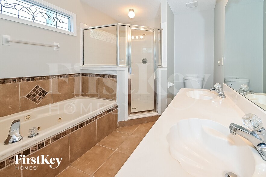 Building Photo - 7395 Kevin Rdg Cv E