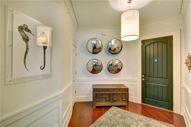 Building Photo - 10 Marina Dr