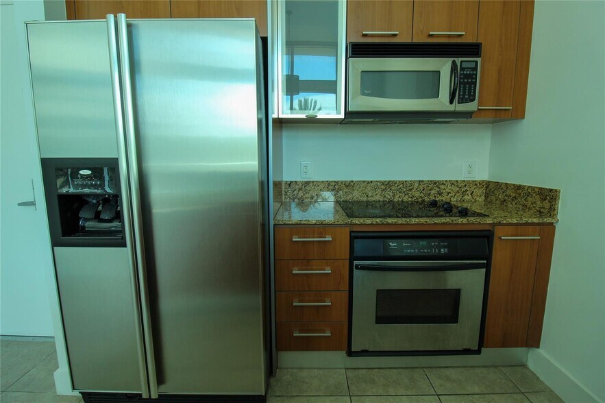 Building Photo - 9055 SW 73rd Ct