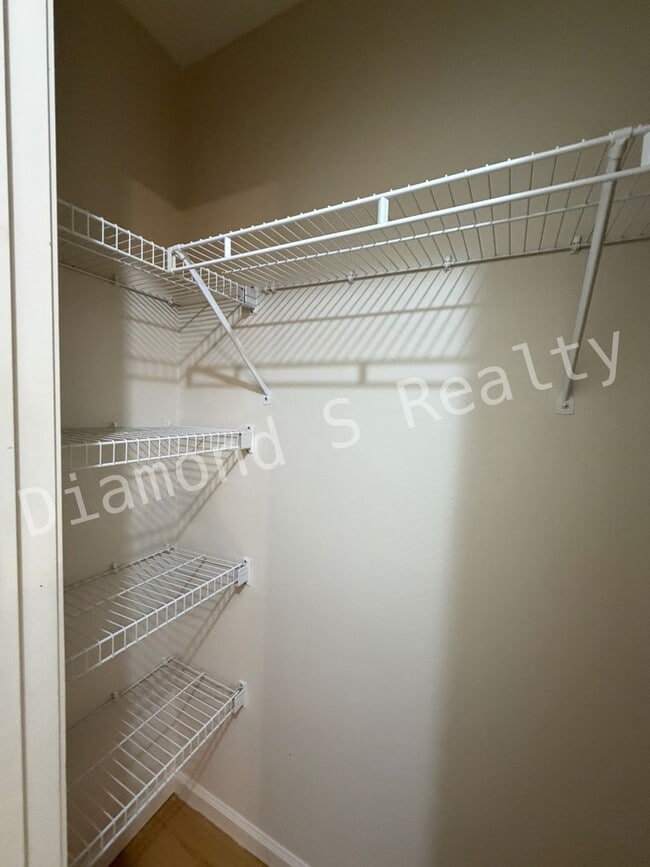 Building Photo - 2 Bedroom Duplex in Nixa Available!!