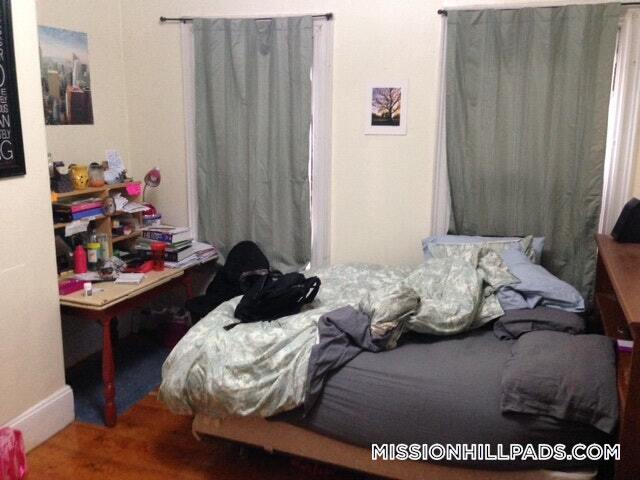 Building Photo - 103 Calumet St