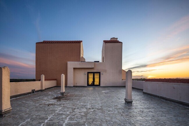Building Photo - 7217 Promenade Dr