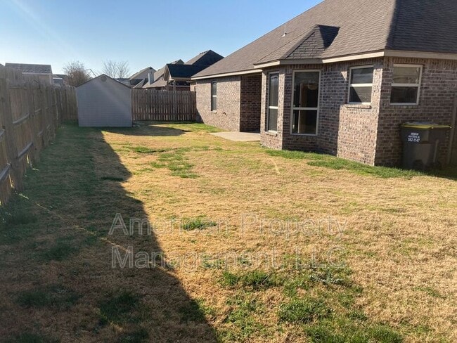 Building Photo - 15609 S Broadway St