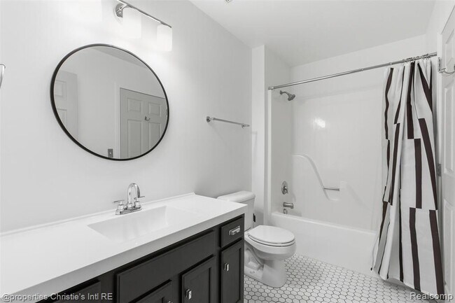 Building Photo - 1050 18th St