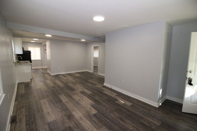 Building Photo - 5847 Weddel St