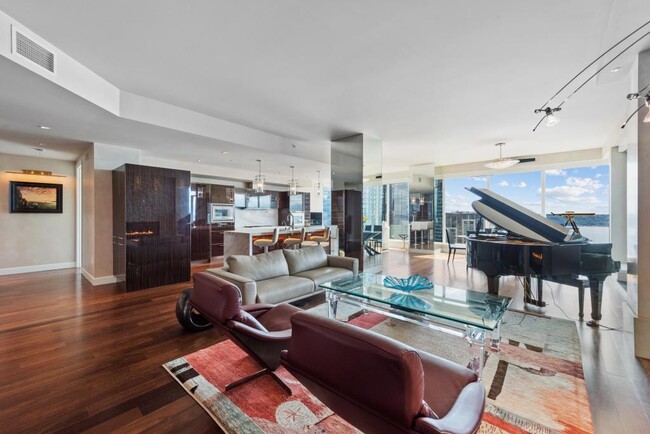 Building Photo - The Escala Condominiums - 3 bedrooms
