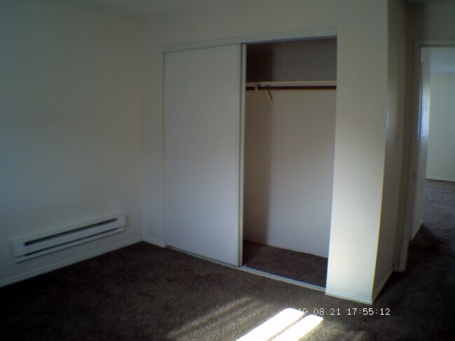 big Closet - 150 Cliff House Rd