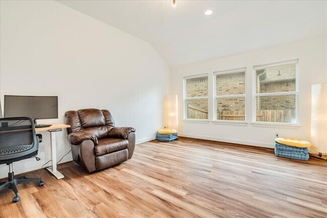 Building Photo - 276 Double L Dr