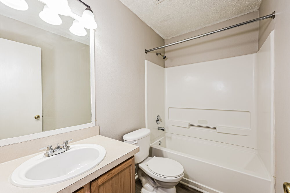 Building Photo - 322 Oakhurst Dr