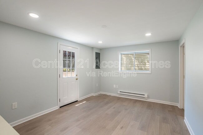 Building Photo - 5912 3rd St S