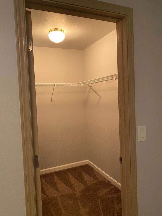 Building Photo - CLICK "REQUEST A TOUR" NOW!