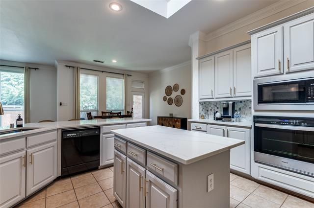 Building Photo - 950 Badbury Ln