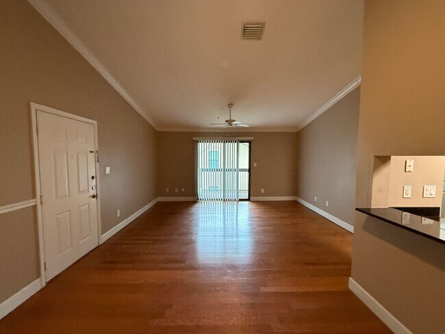 Building Photo - 4053 Crockers Lake Blvd