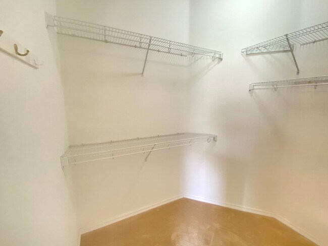 Building Photo - Amazing Solivita 2B/2B, open kitchen to fa...