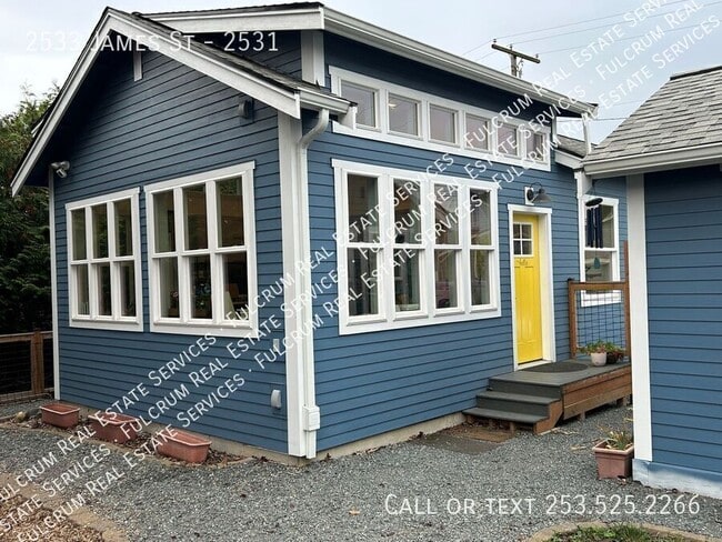 Building Photo - 2533 James St