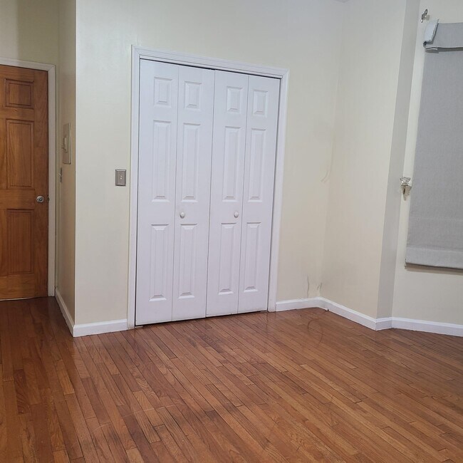 Building Photo - 561 AVENUE E