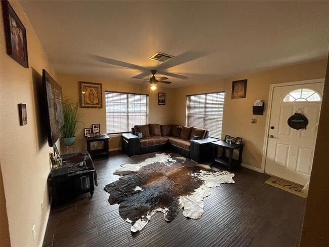 Building Photo - 940 E Guadalupe St