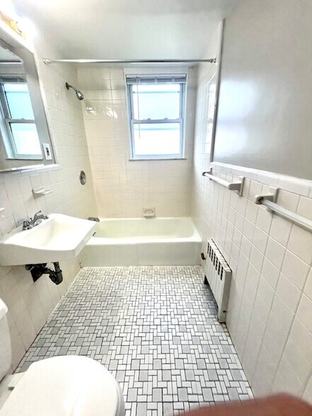 Bathroom 2 - 38 Brown St