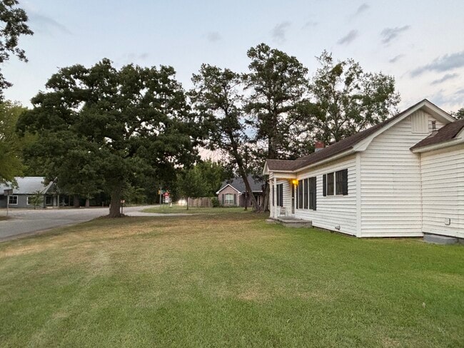 Building Photo - Schoolhouse
