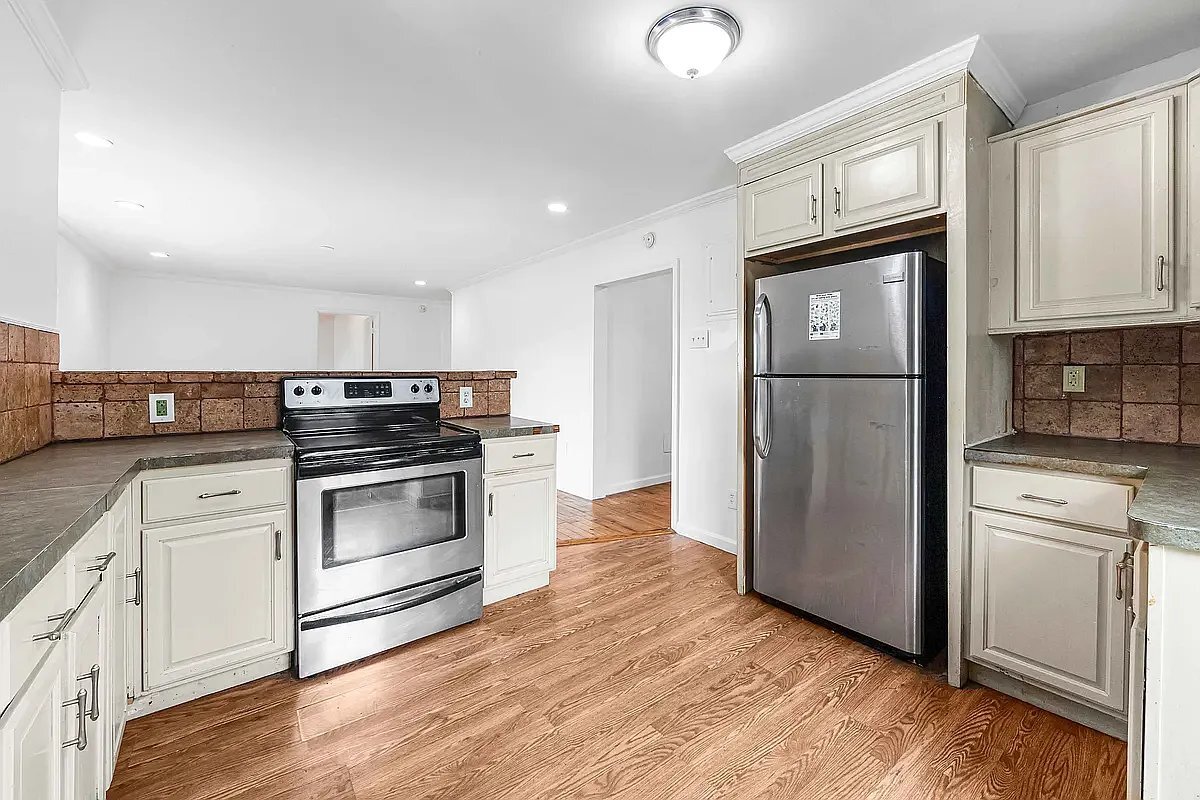 Building Photo - 1603 Bushwick Ave