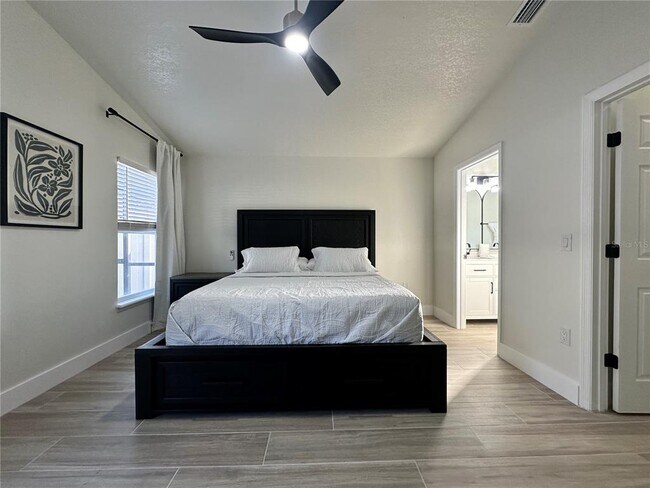 Building Photo - 17410 Woodcrest Way