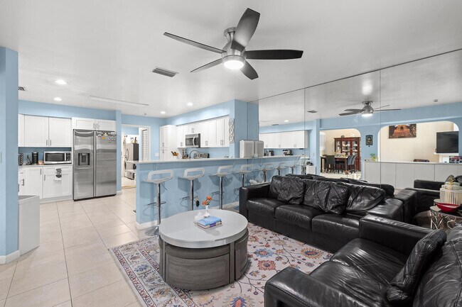 Building Photo - 9124 Villa Portofino Cir