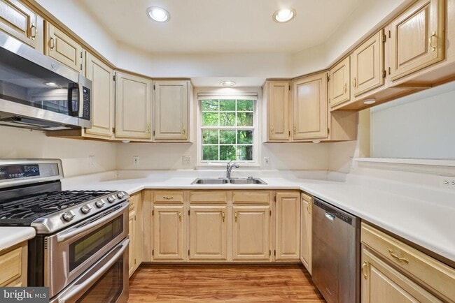 Building Photo - 1414 Park Garden Ln