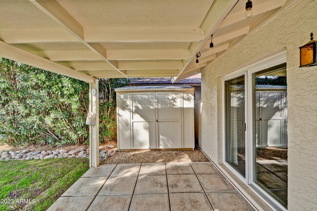 Building Photo - 6747 E Aire Libre Ln