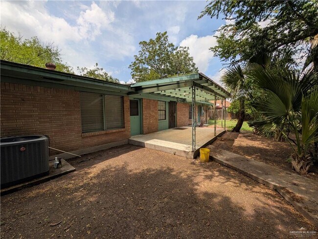 Building Photo - 2110 N 12th St
