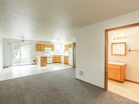 Building Photo - 1609 E Hartson Ave