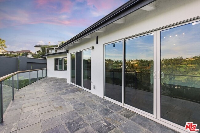 Building Photo - 3476 Troy Dr