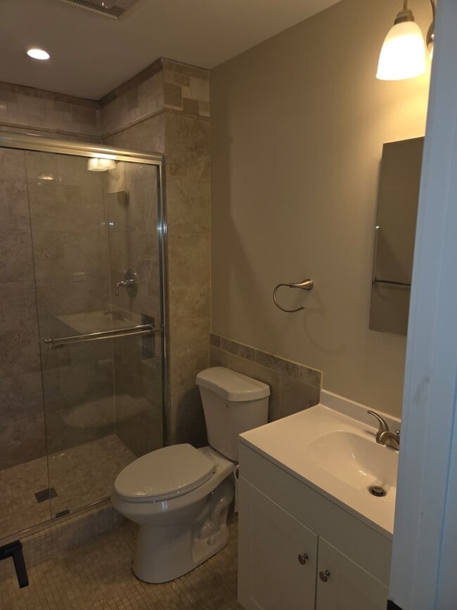 Building Photo - 400 Thames Pkwy