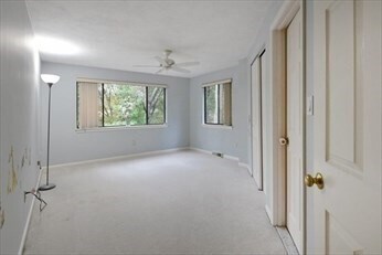 Building Photo - 5 Treetop Park