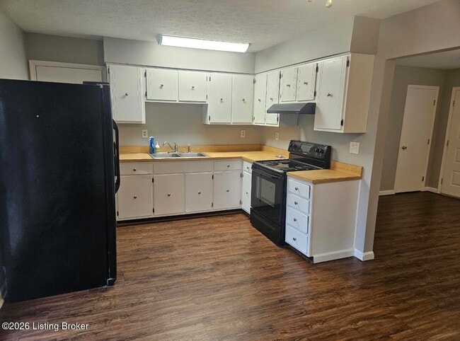 Building Photo - 1110 Keane Ave