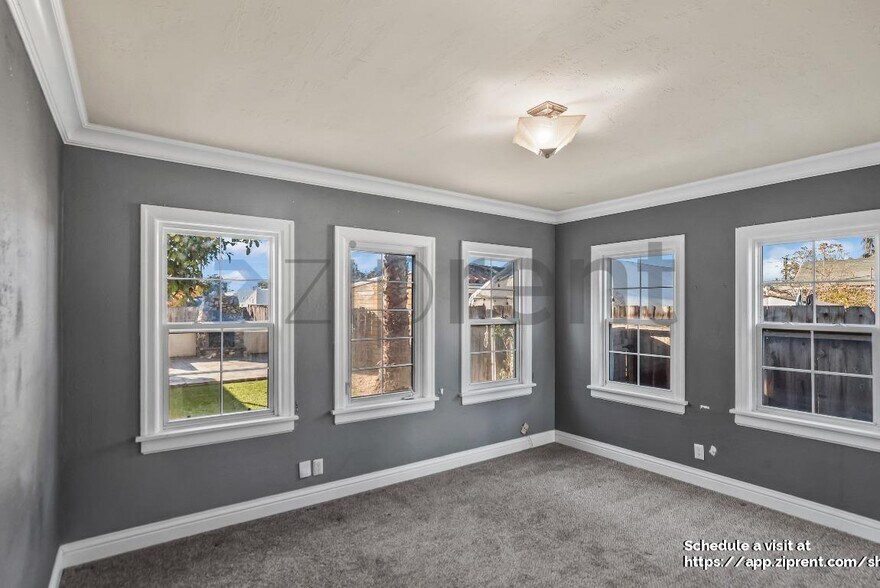 Building Photo - 855 N 17th St