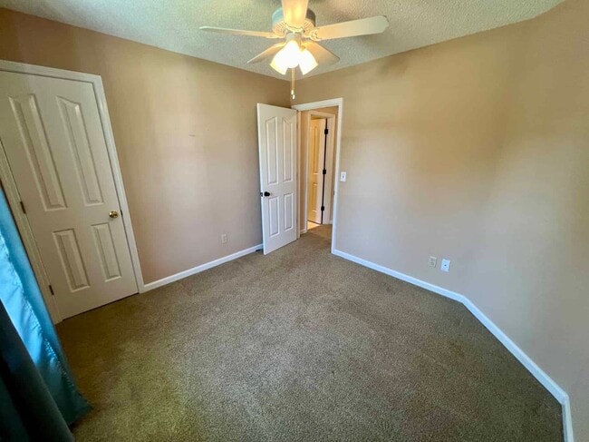 Building Photo - 1219 Woods Edge Dr