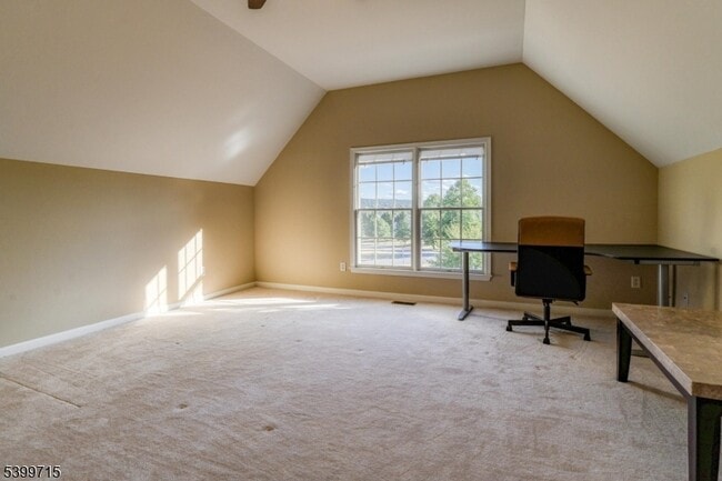 Building Photo - 5 Hidden Valley Way