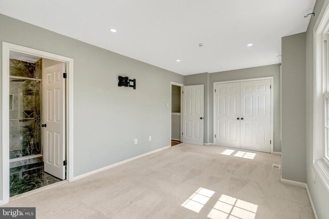 Building Photo - 8478 Battle Ct