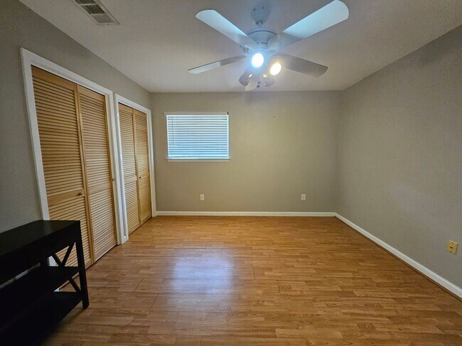 Building Photo - 1515 Desert Quail Ln