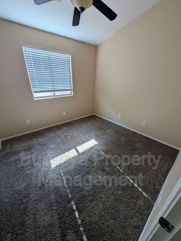 Building Photo - 45553 W Sky Ln