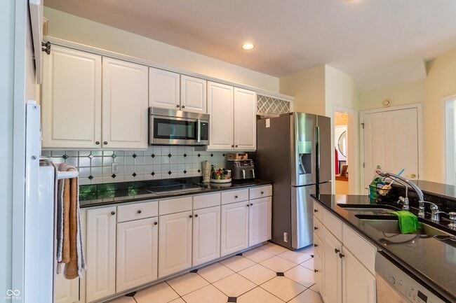 Building Photo - 4957 Shadow Rock Cir